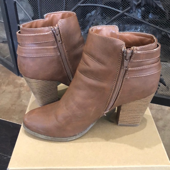 Chestnut colored booties - Picture 4 of 5